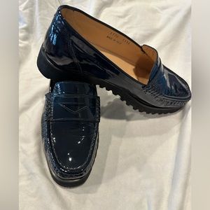 RON WHITE  LOAFER